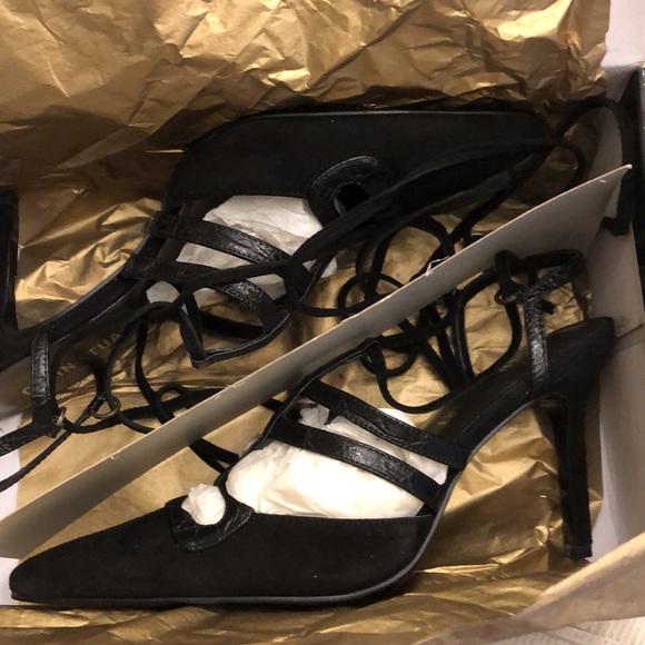 VINTAGE SUEDE LACE UP PUMPS by Colin Stuart - Picture 15 of 15